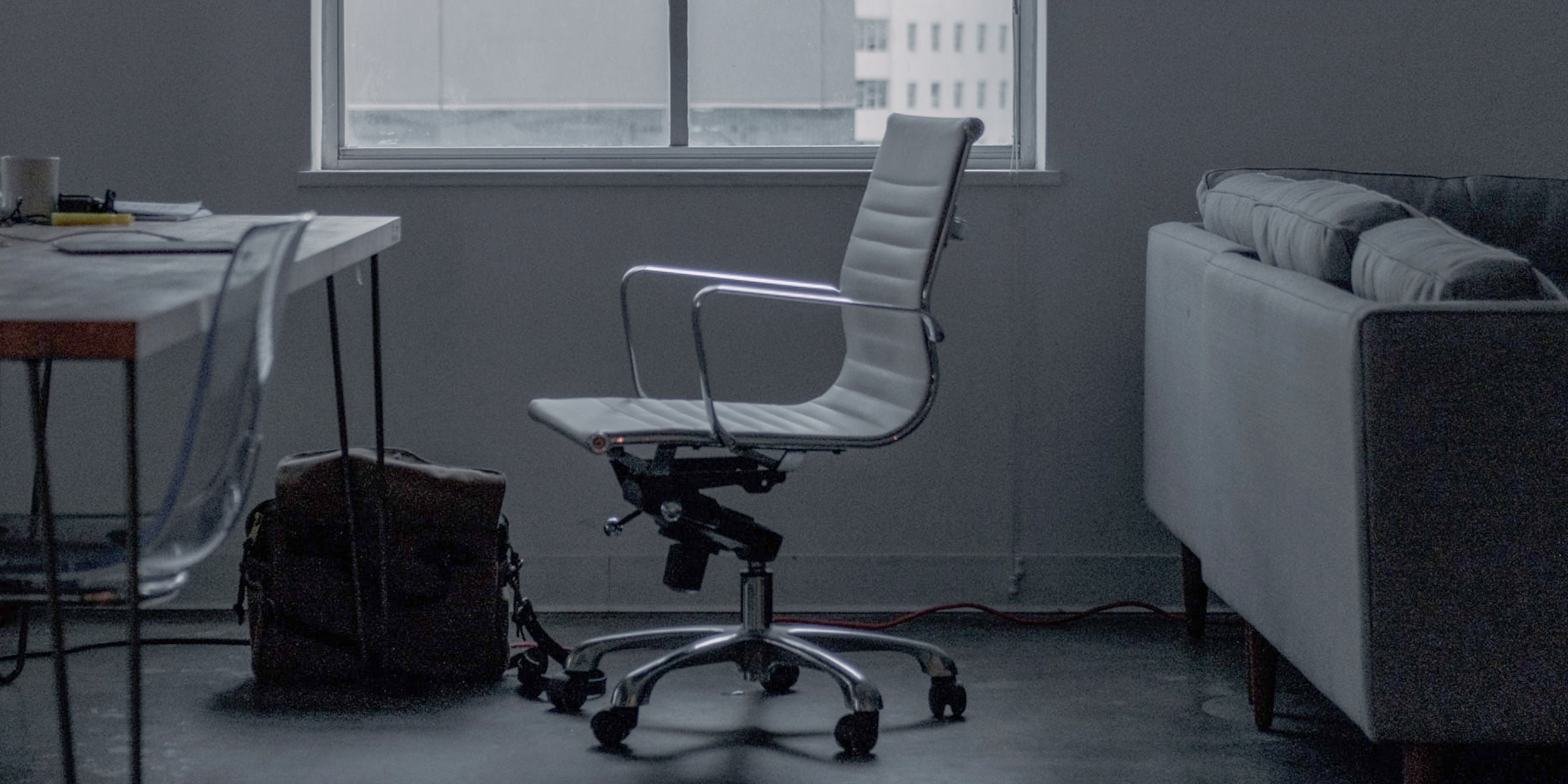 Eames EA117 Office Chair