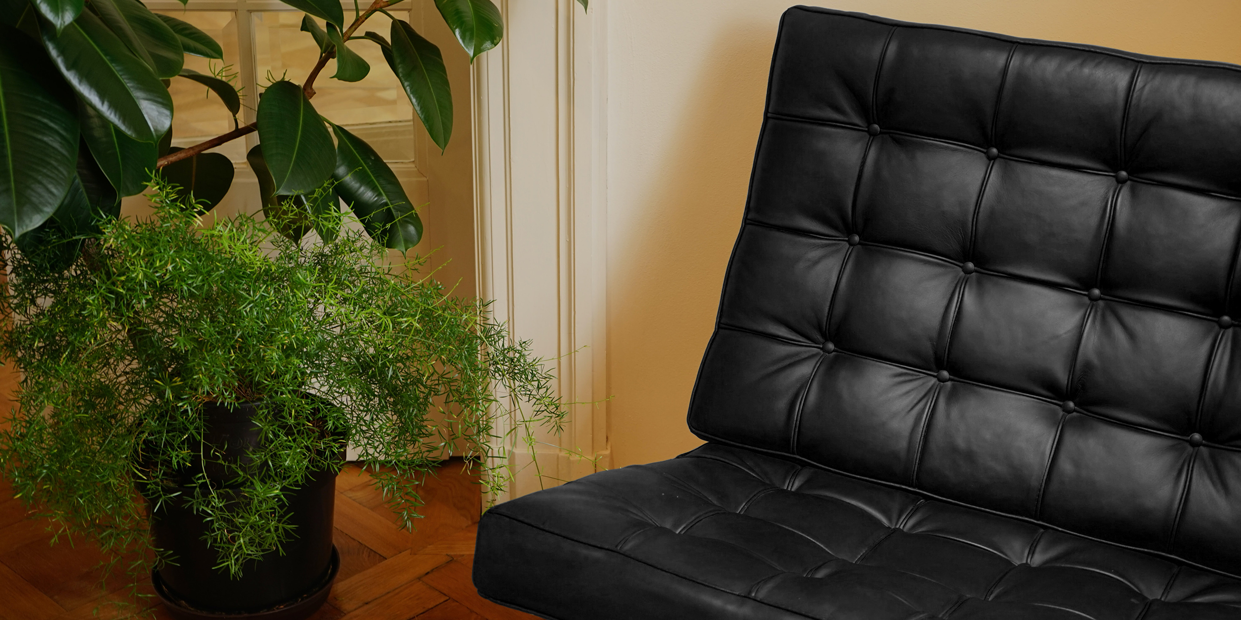 Barcelona Chair Black Leather Accent Chair