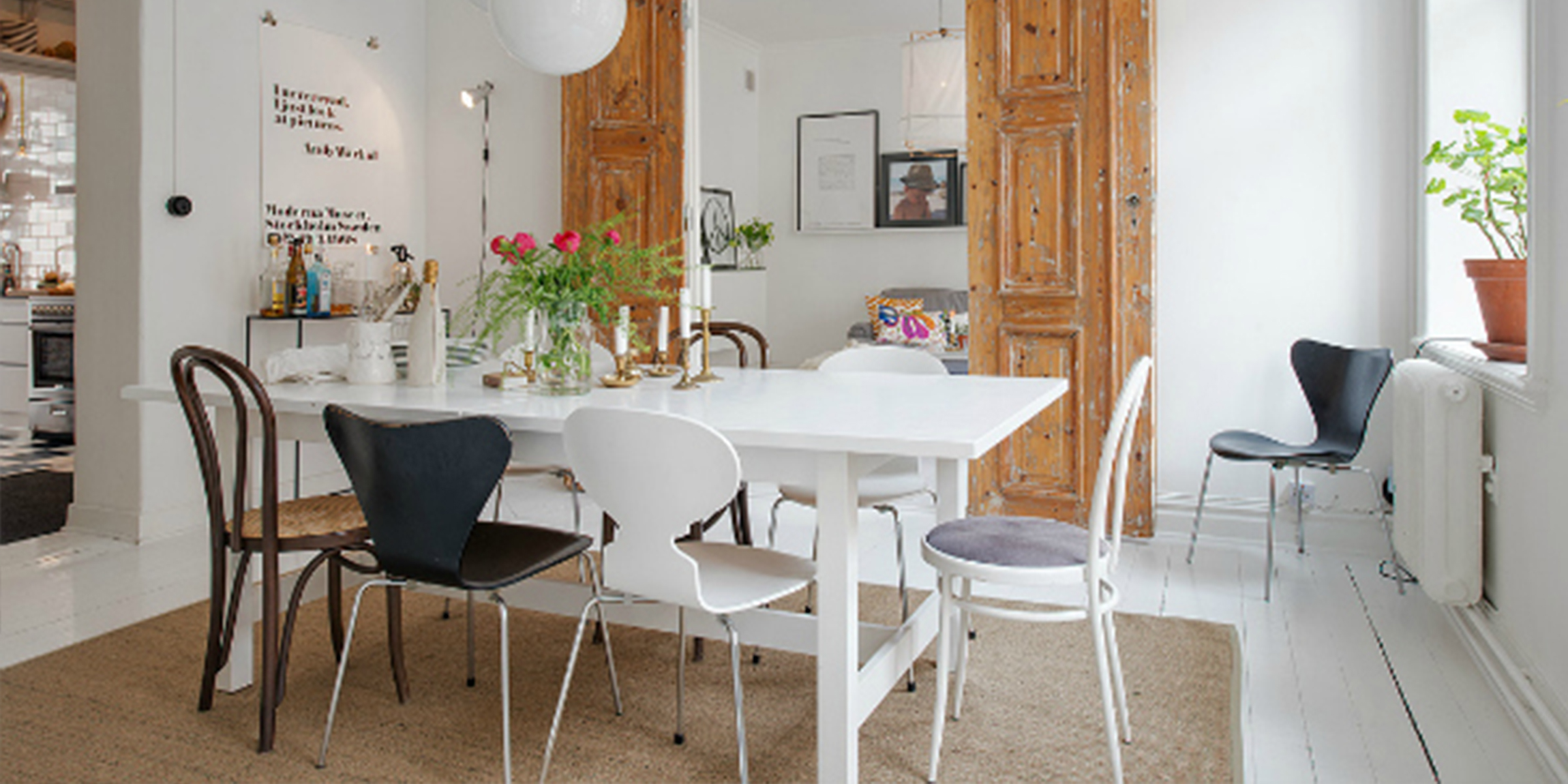 Series 7 Dining Chair in A Dining Room