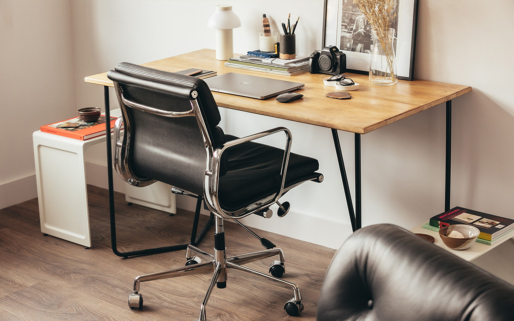 Home office set up featuring our EA217 Office Chair