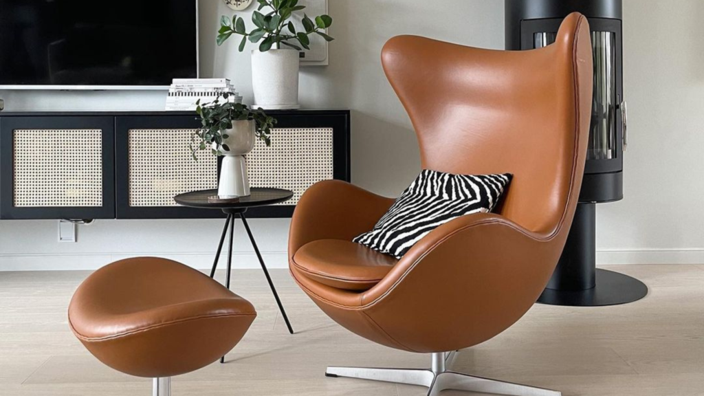 Earth tones egg chair