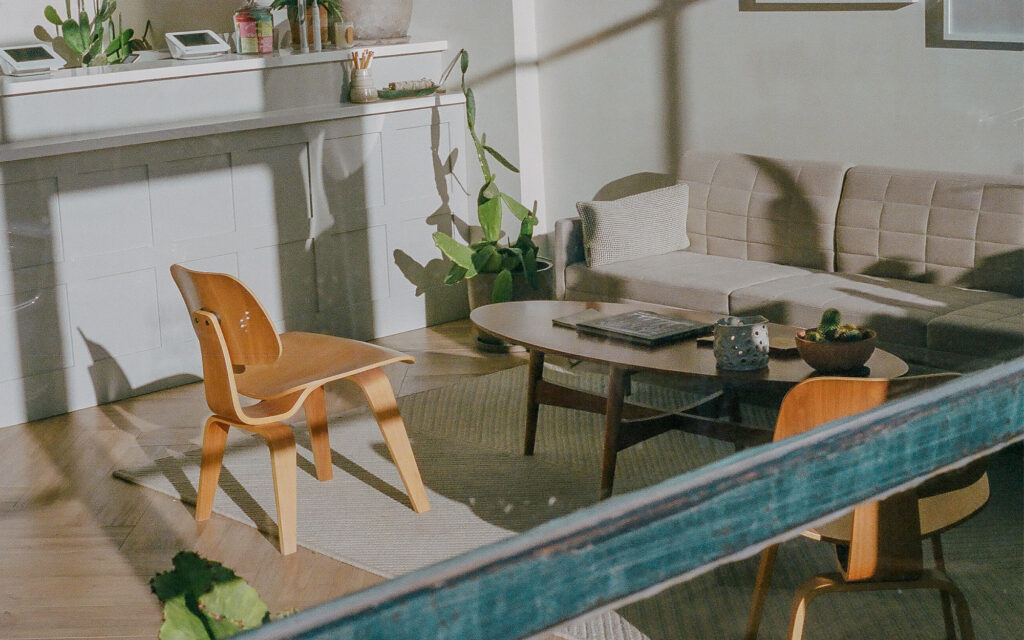 wood-chair-with-coffee-table