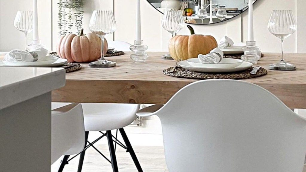 wooden-dining-table-with-pumpkins-on