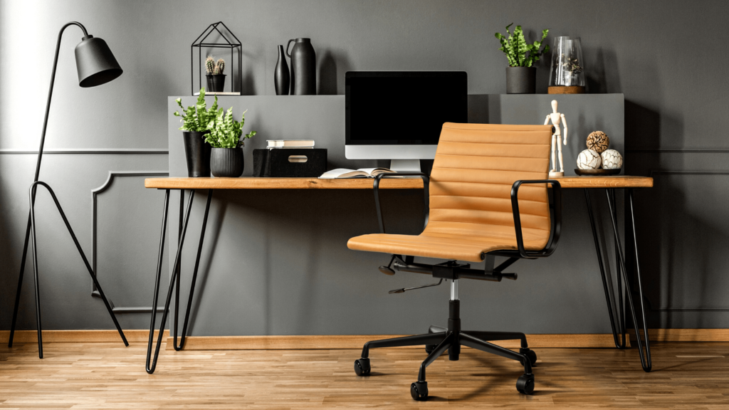 tan-leather-office-chair-and-desk
