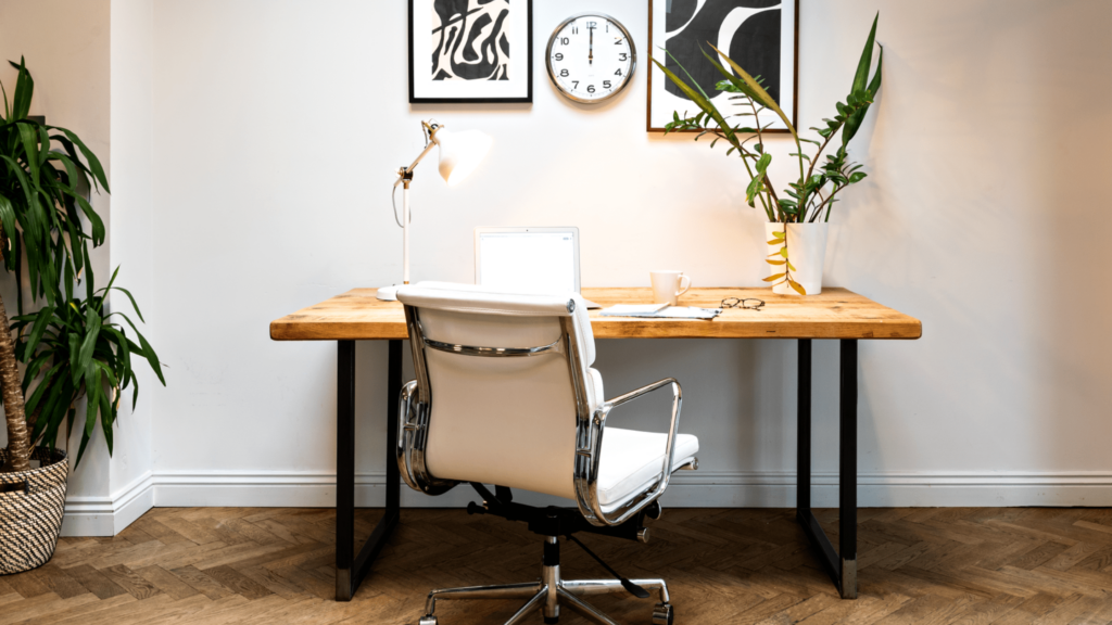 white-leather-office-chair-and-desk