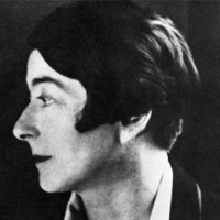 Eileen Gray photo